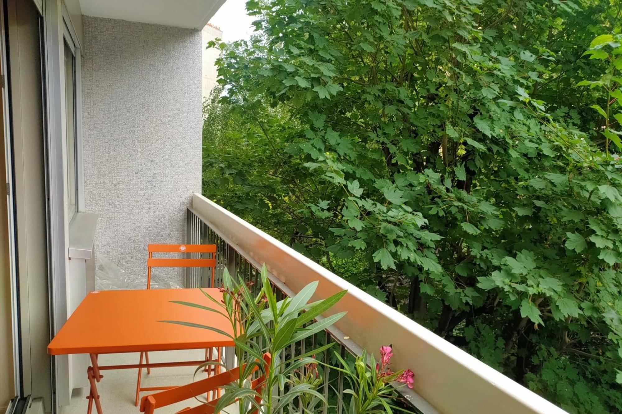 Cosy Overlooking A Area Parijs